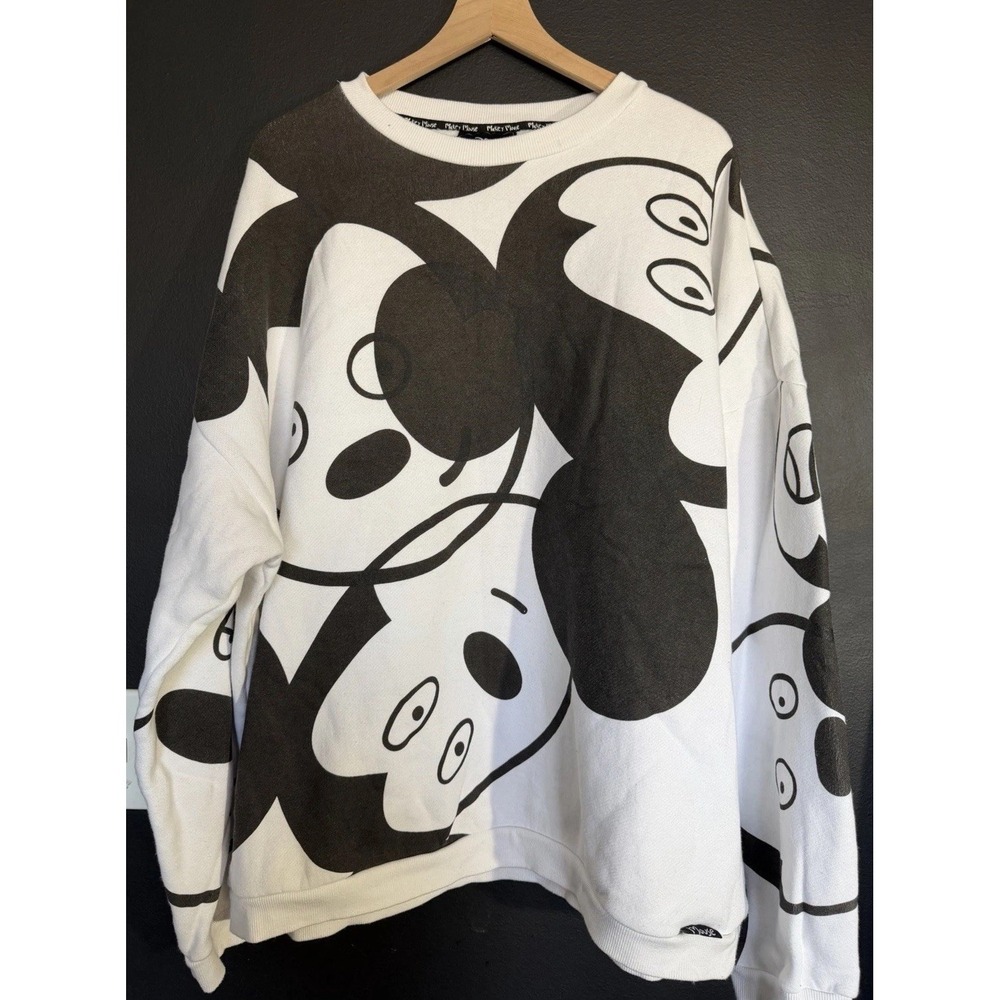 Disney Artist‎ Series Mickey Mouse Sweater Size XXL Oversized Crew Sweatshirt